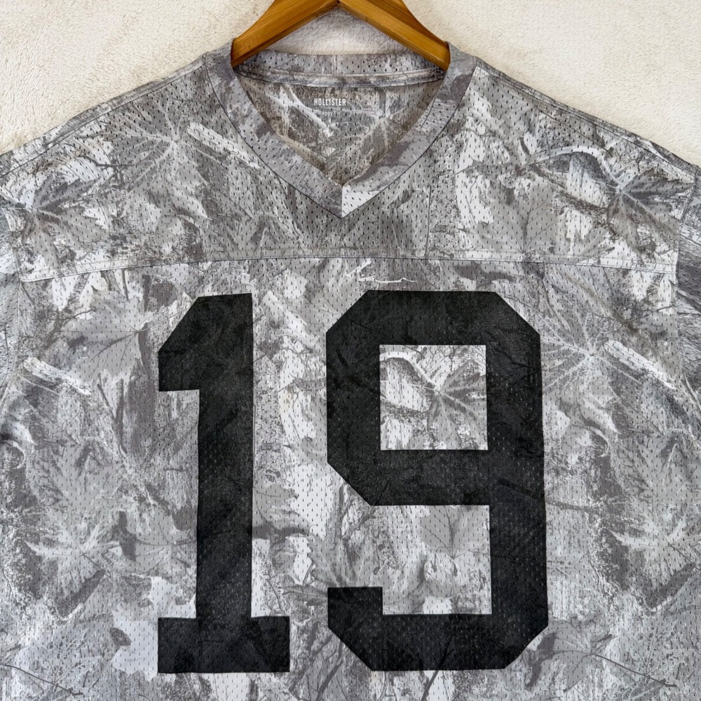 Hollister Mens Grey Camo Mesh Jersey T-Shirt Baggy Fit Graphic 19 V-Neck M - Picture 7 of 14